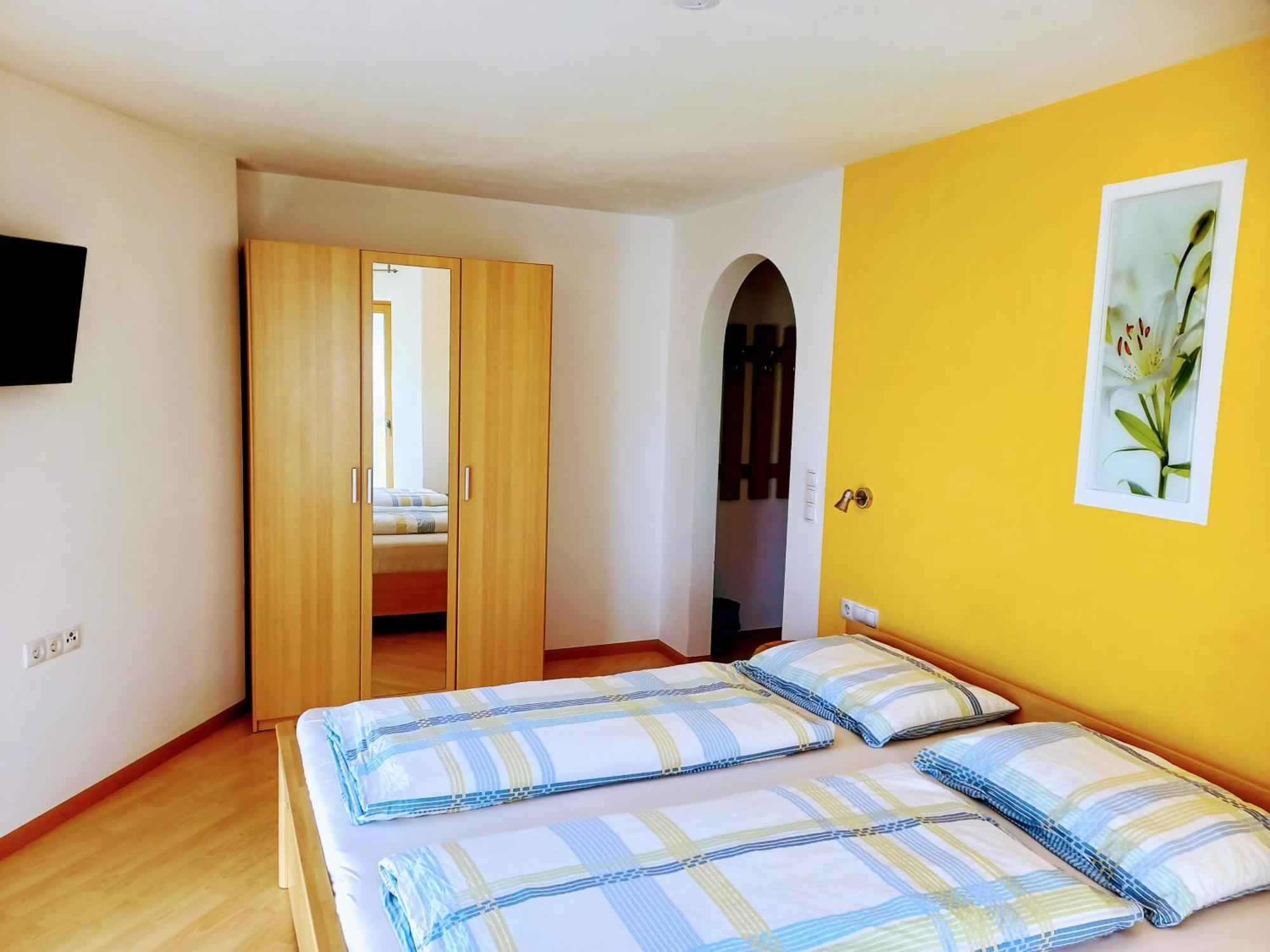 Agriturismo Ferienhof Gschloier (Adults Only) لايون الغرفة الصورة